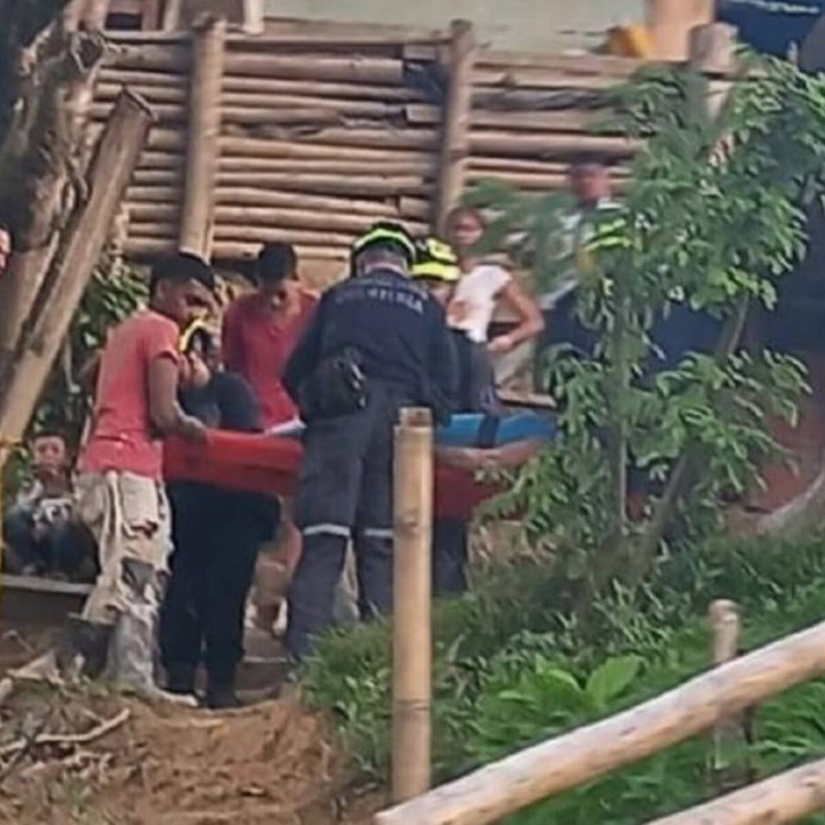 Mujer resultó herida cuando quedó atrapada en un talud en Marmato