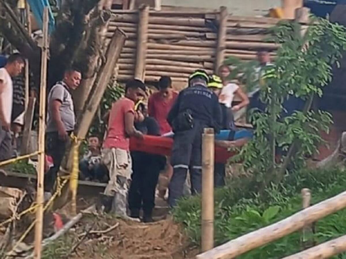 Mujer resultó herida cuando quedó atrapada en un talud en Marmato