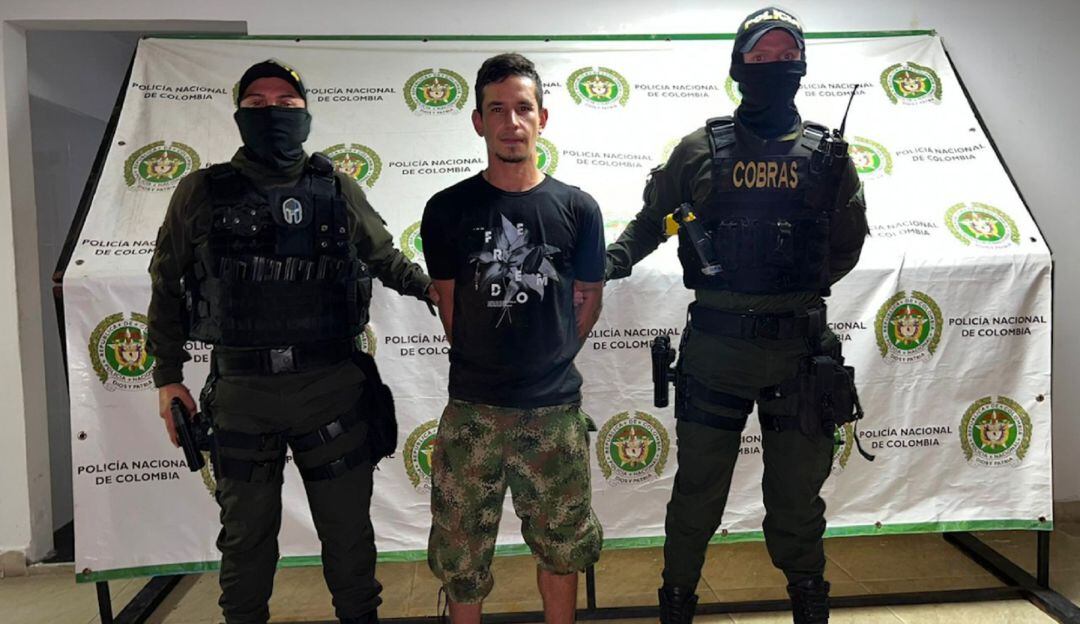 El hombre es señalado de delitos como desplazamiento y homicidio. 