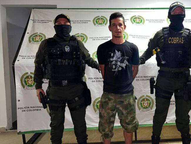 El hombre es señalado de delitos como desplazamiento y homicidio.