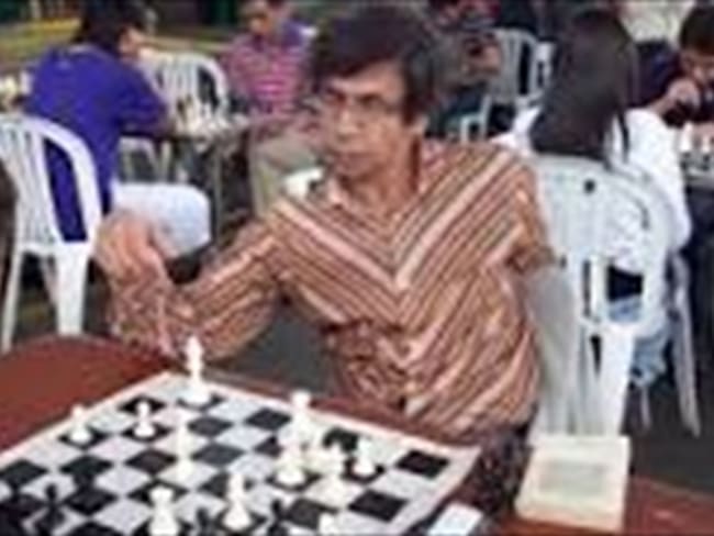 Por un paro cardíaco al ser atracado falleció el MI de ajedrez Óscar Castro