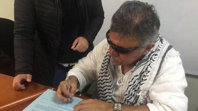 Vea la credencial de Santrich como Representante a la Cámara. Foto: Colprensa