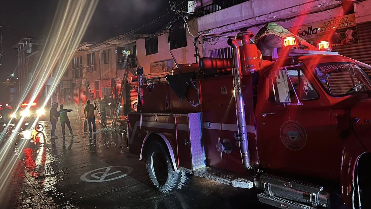 Dos adultos mayores se salvaron de milagro en un incendio estructural en Manzanares, Caldas