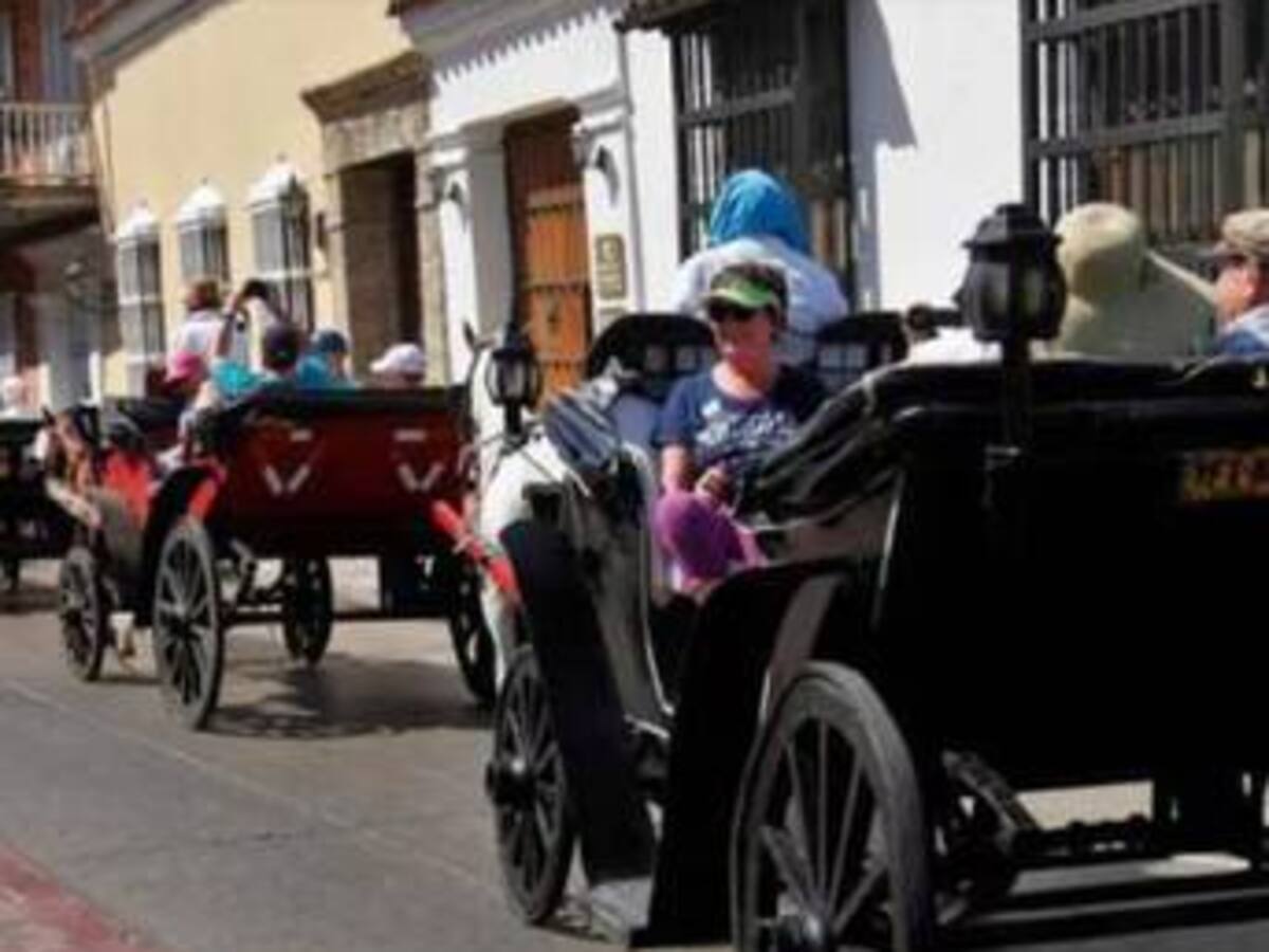Continúan operativos de control a coches turísticos en Centro Histórico de Cartagena
