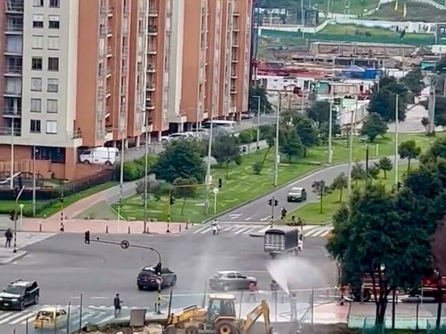 Obras en la calle 153 ocasionaron la ruptura de un tubo de gas en el norte de Bogotá