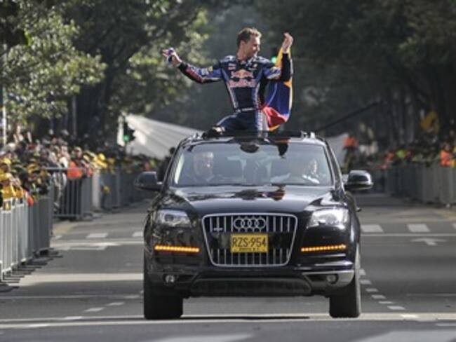 David Coulthard deleitó a los bogotanos a bordo de un Red Bull Racing