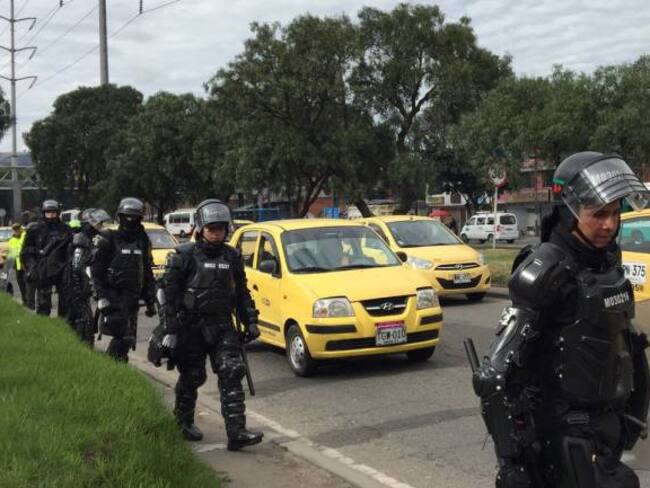 Gobierno reporta 60 comparendos a taxistas que han participado en bloqueos en Bogotá