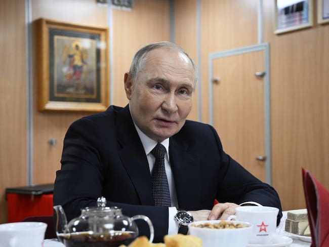 MURMANSK (Russian Federation), 28/03/2025.- Russian President Vladimir Putin visits the Project 885M (Yasen-M) nuclear-powered submarine Arkhangelsk, in Murmansk, Russia, 27 March 2025 (Issued 28 March 2025). (Rusia) EFE/EPA/GAVRIIL GRIGOROV / POOL PICTURE MADE AVAILABLE TODAYMANDATORY CREDIT