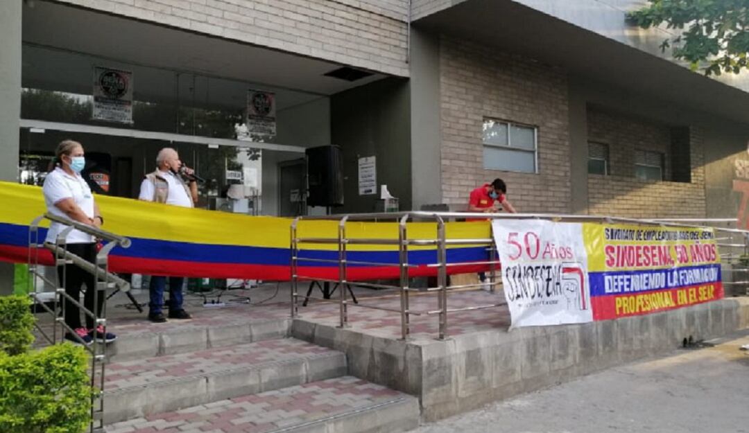 Trabajadores del SENA protestan