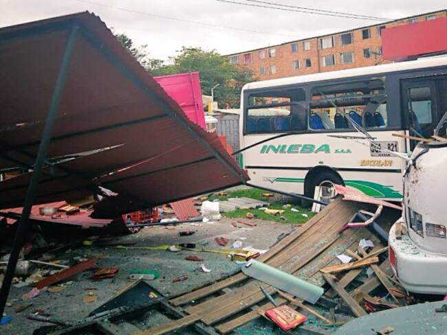 Explosión en Bogotá afecta 54 viviendas 12 vehículos