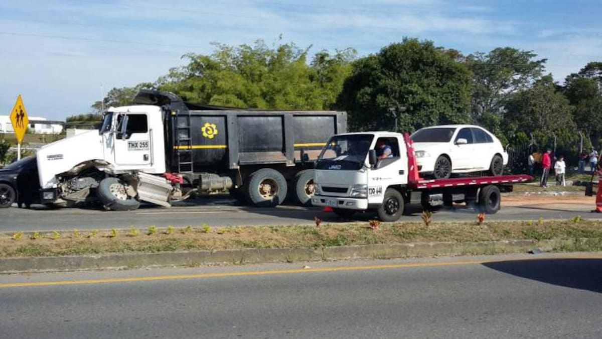 Dos muertos, tres heridos y daños materiales dejaron tres accidentes de tránsito en el Quindío