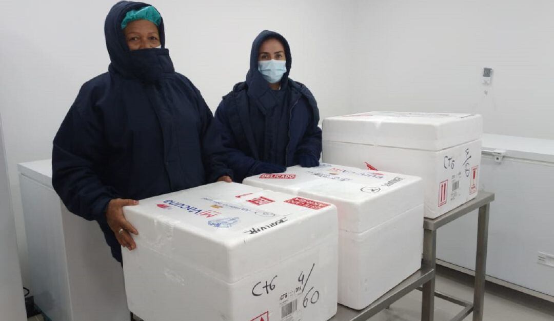 Vacunas para adultos mayores de 80 años en Bolívar