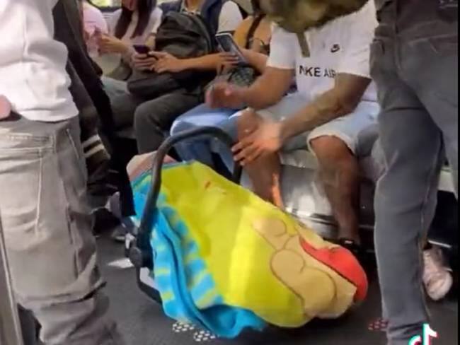 Influenciadores que hicieron broma en el Metro fueron multados por $1.000.000