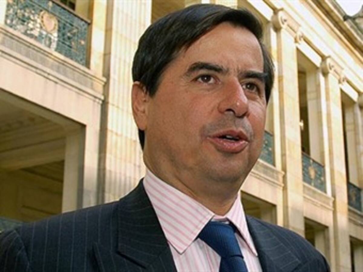 Abren investigación a Juan Fernando Cristo y Eduardo Merlano por presuntos nexos con grupos armados