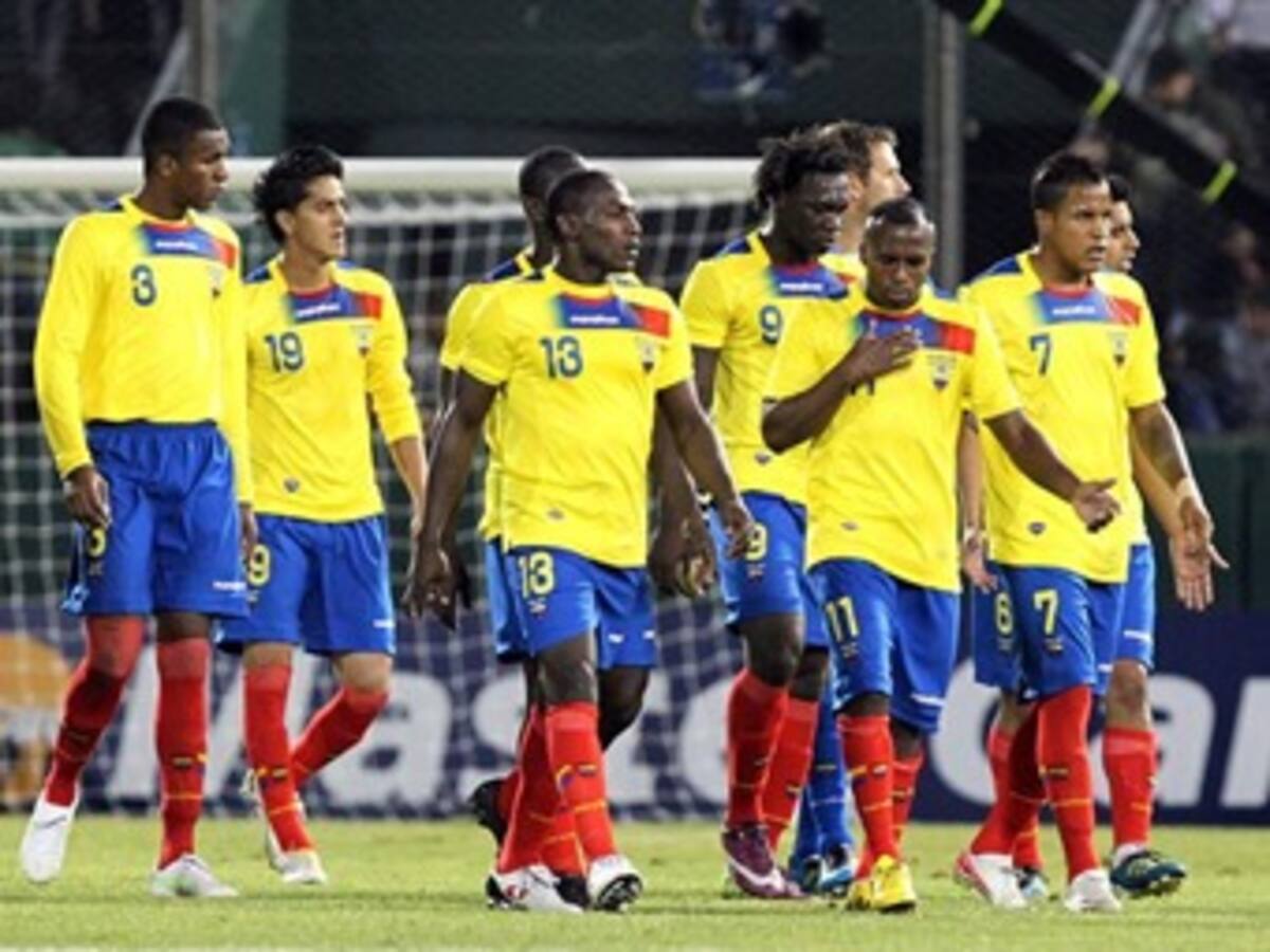 La prensa ecuatoriana critica duramente al técnico Reinaldo Rueda por la actuación en la Copa