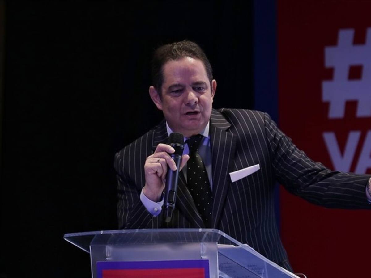 Vargas Lleras encabeza encuesta interna del Partido Conservador