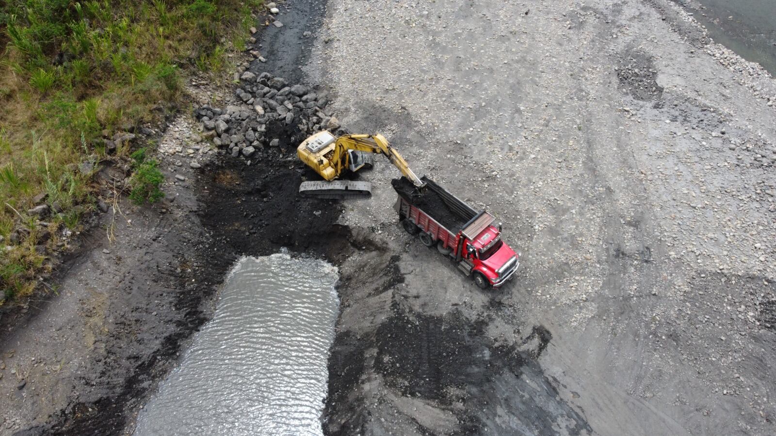 La empresa Gravimax SAS lleva más de 20 años haciendo explotación minera en el río Súnuba en los municipios de Somondoco y Sutatenza, Boyacá / Foto: Suministrada.