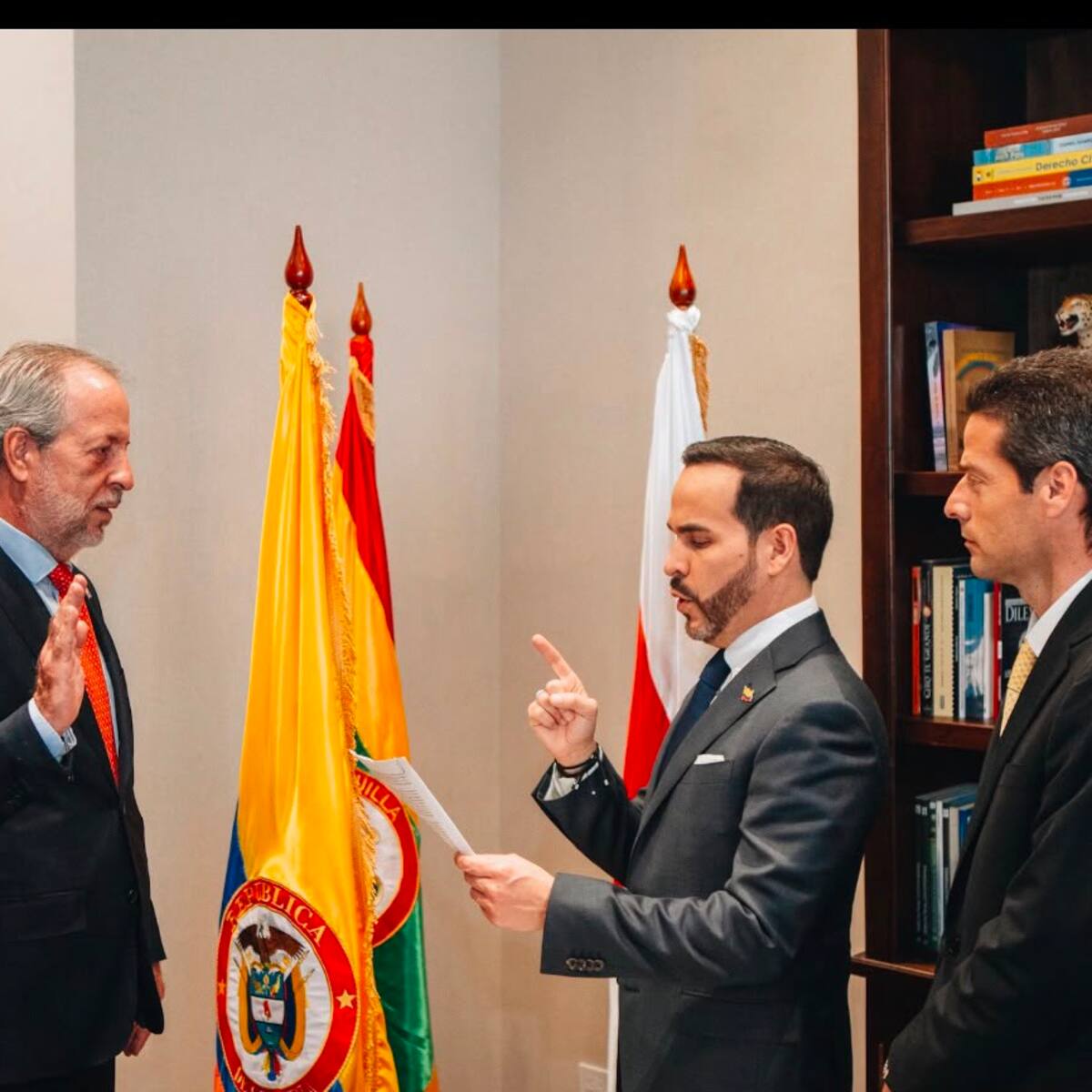 Abelardo de la Espriella posesionó a Samuel Bluman como director de ProColombia