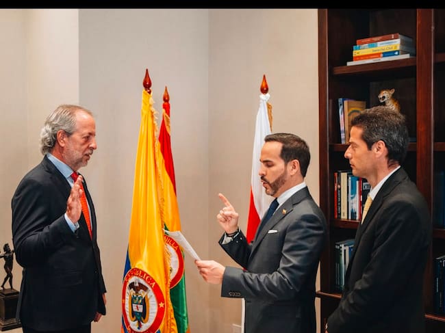 Abelardo de la Espriella posesionó a Samuel Bluman como director de ProColombia. Foto: Suministrada