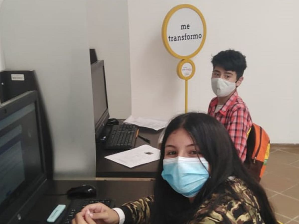 Inauguran kioscos digitales para los habitantes de Tenjo