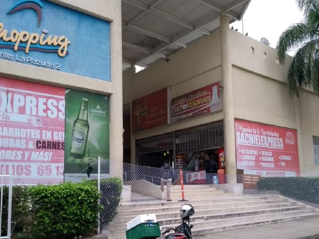 En Cartagena, piden autorizar paso por el Shopping Center