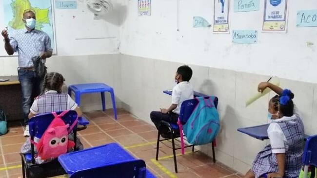 Los colegios de la comuna seis de la ciudad implementan un retorno bioseguro y controlado