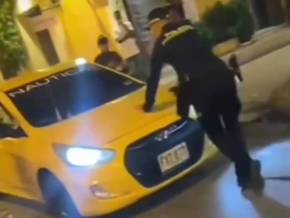 Taxista evadió a Policía y casi lo atropella en el Centro Histórico de Cartagena