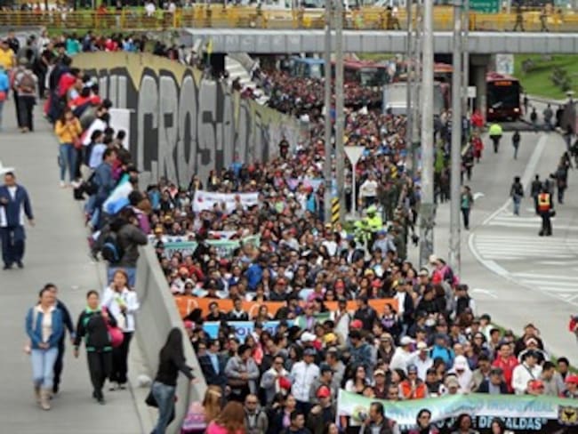 Maestros en paro no deben recibir salario, advierte la Contraloría