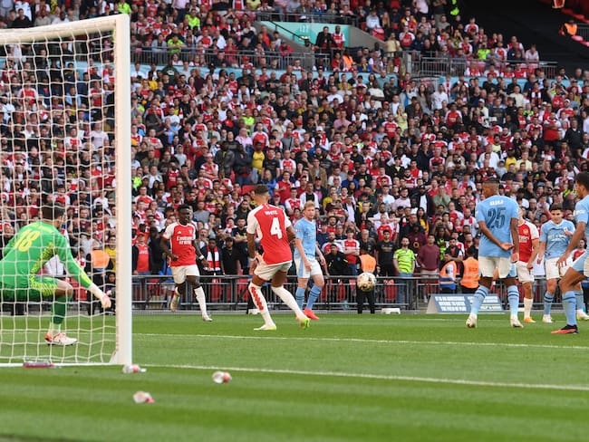 Arsenal derrotó en penaltis al City en la final de la Community Shield. (Photo by Stuart MacFarlane/Arsenal FC via Getty Images)