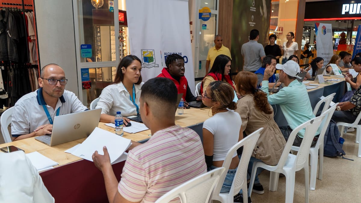 Cerca de 1.302 manipuladoras de alimentos en Antioquia reciben formación en cuidado