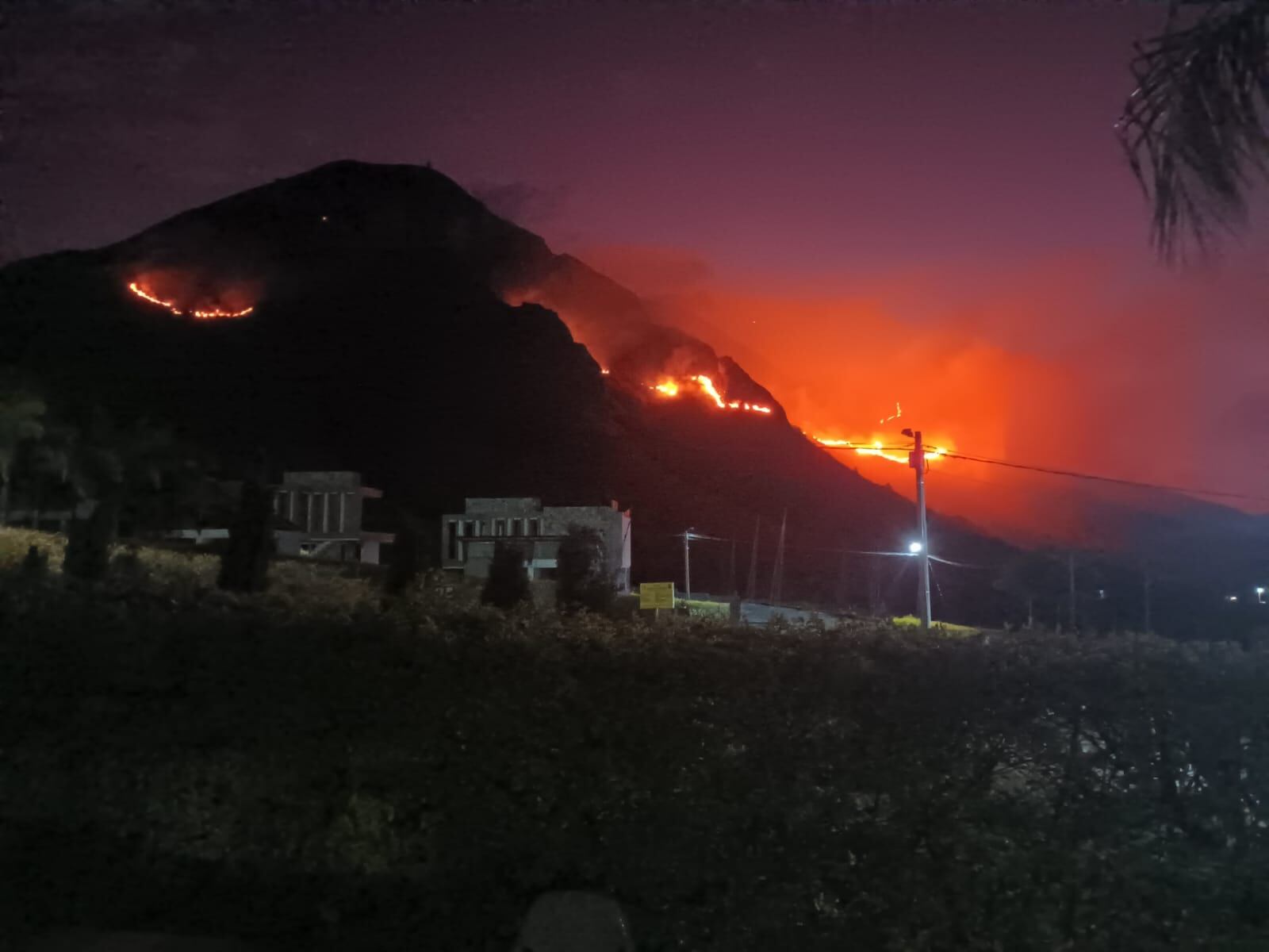 Incendio cerro Cundur - Foto: Cortesía