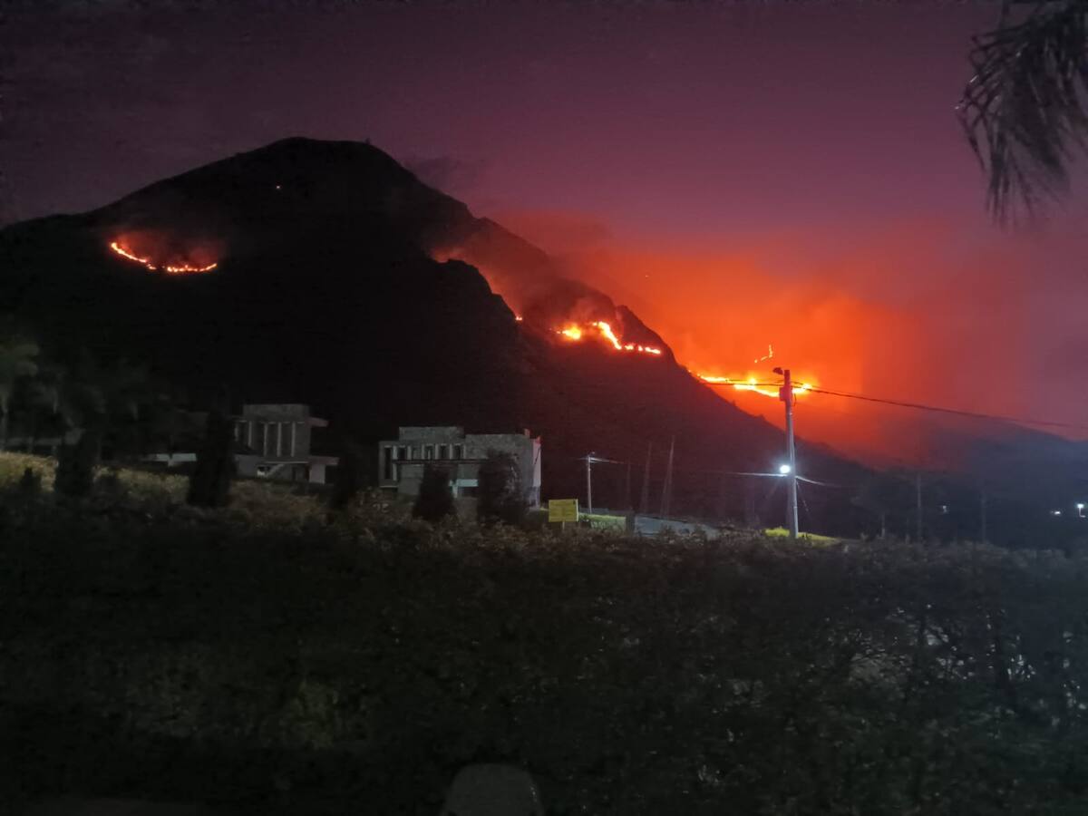 Emergencia por incendio en el cerro el Cundur