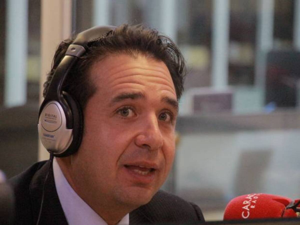 Nadie les está cercenando sus derechos: Estrada sobre despidos en Avianca