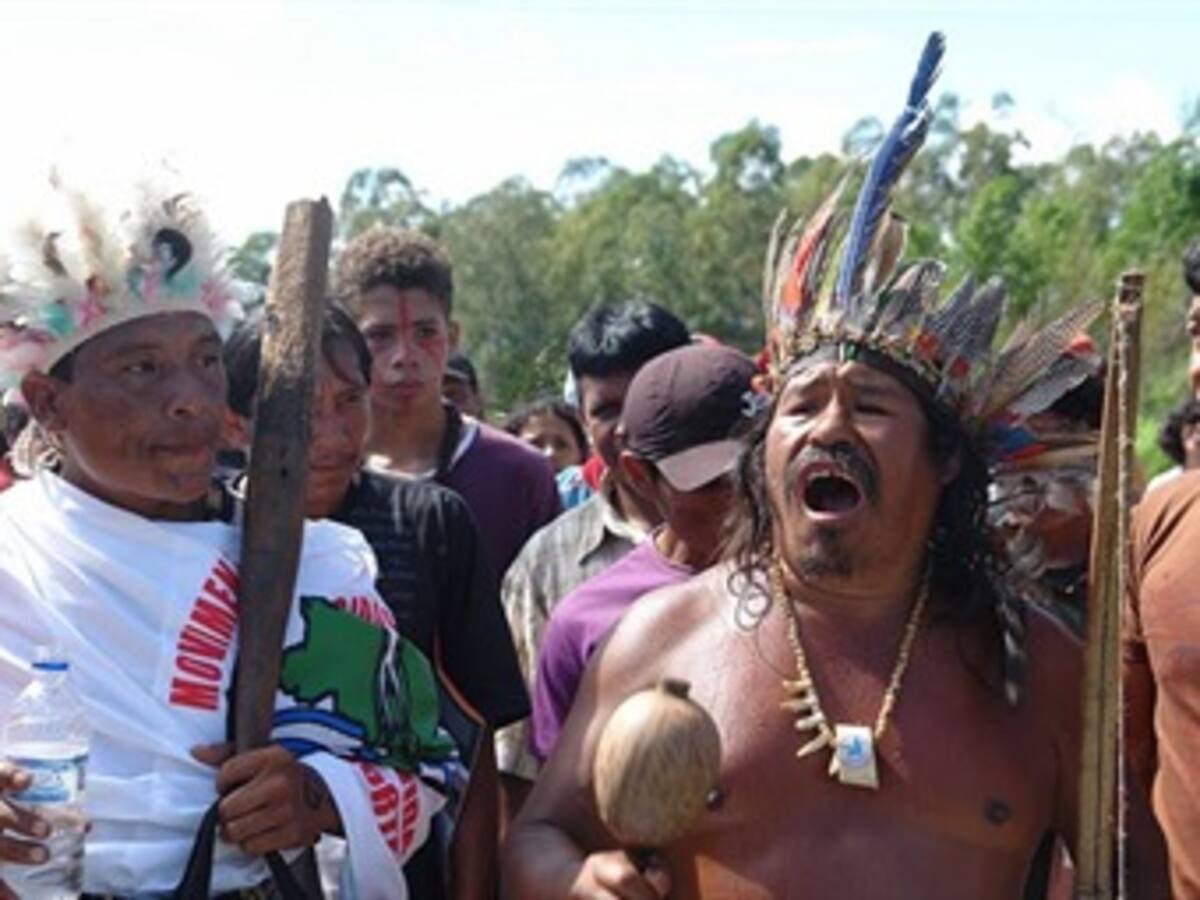 Indígenas y campesinos ocupan obras de polémica represa en Amazonía brasileña