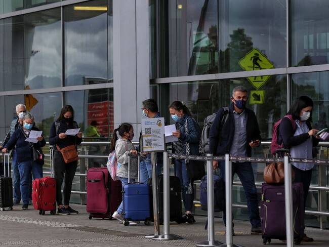 Demoras en el aeropuerto El Dorado se da por vuelos no regulares