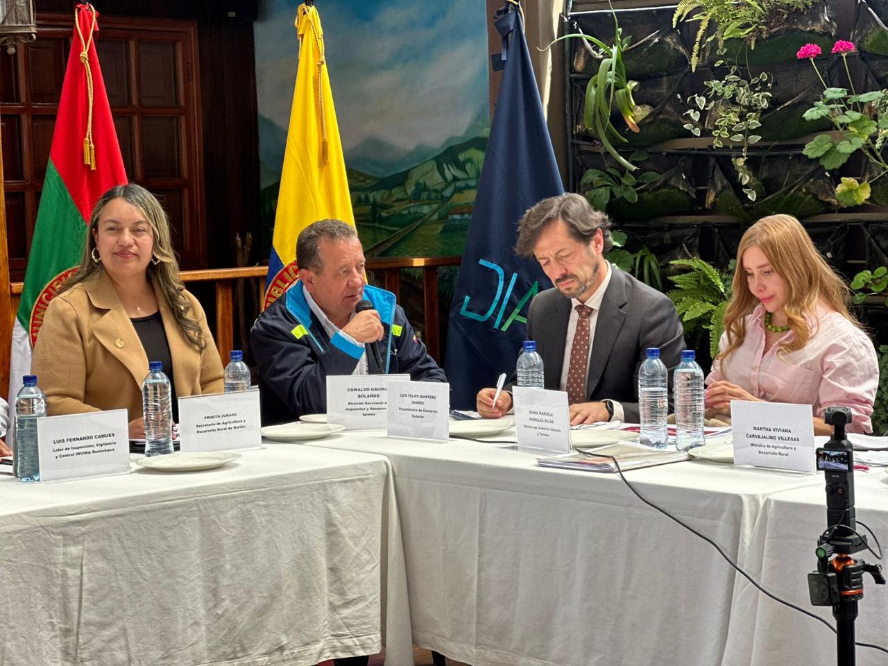 Reunión en la frontera colombo ecuatoriana. Foto: Ministerio de agricultura.