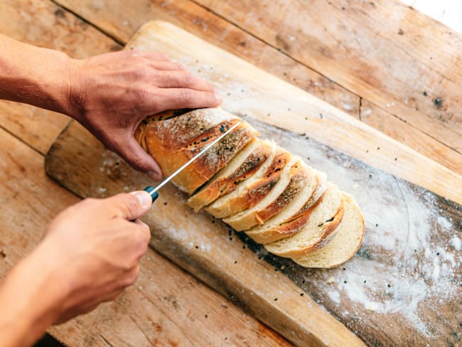 Truco para hacer pan con solo dos ingredientes. Foto: Getty Images.