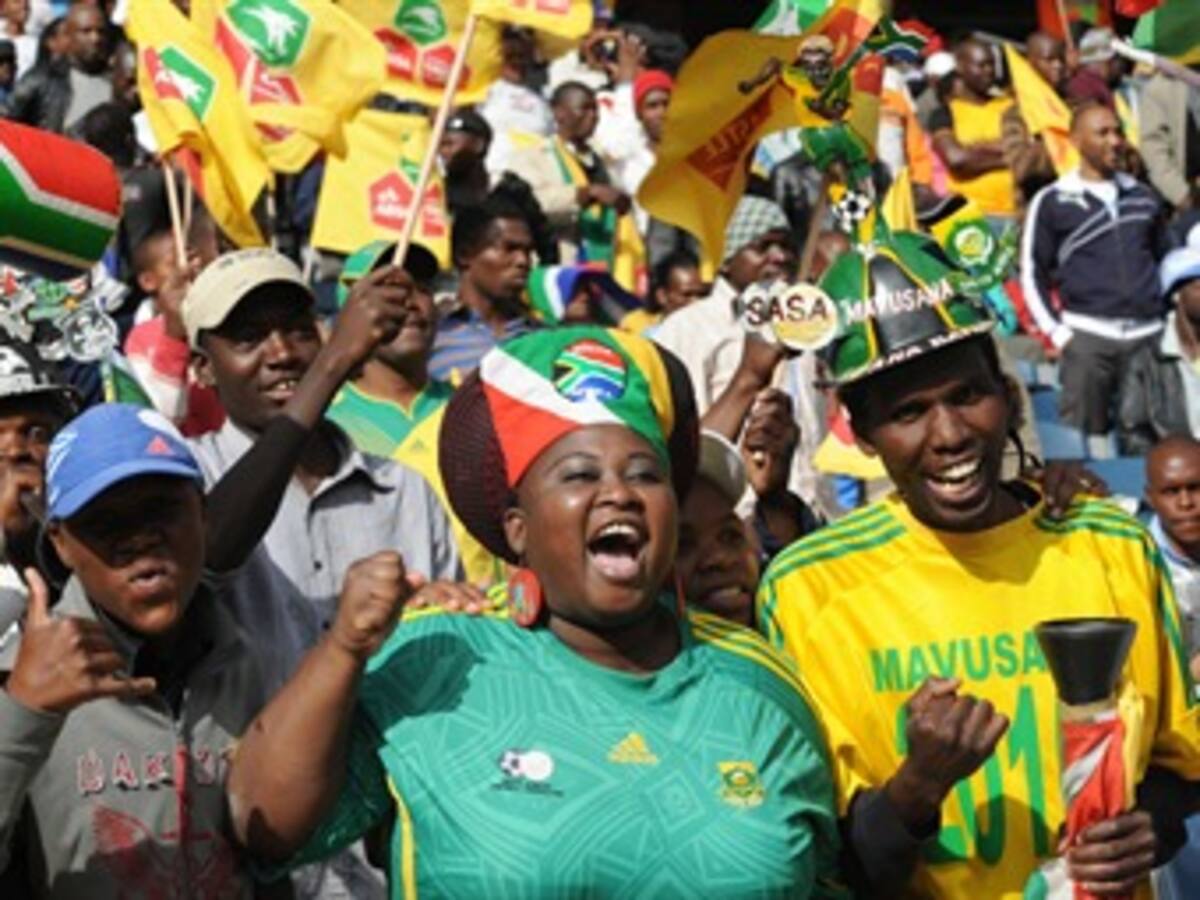 Aficionados de los 'Bafana Bafana' lamentan su eliminación pero siguen alegres