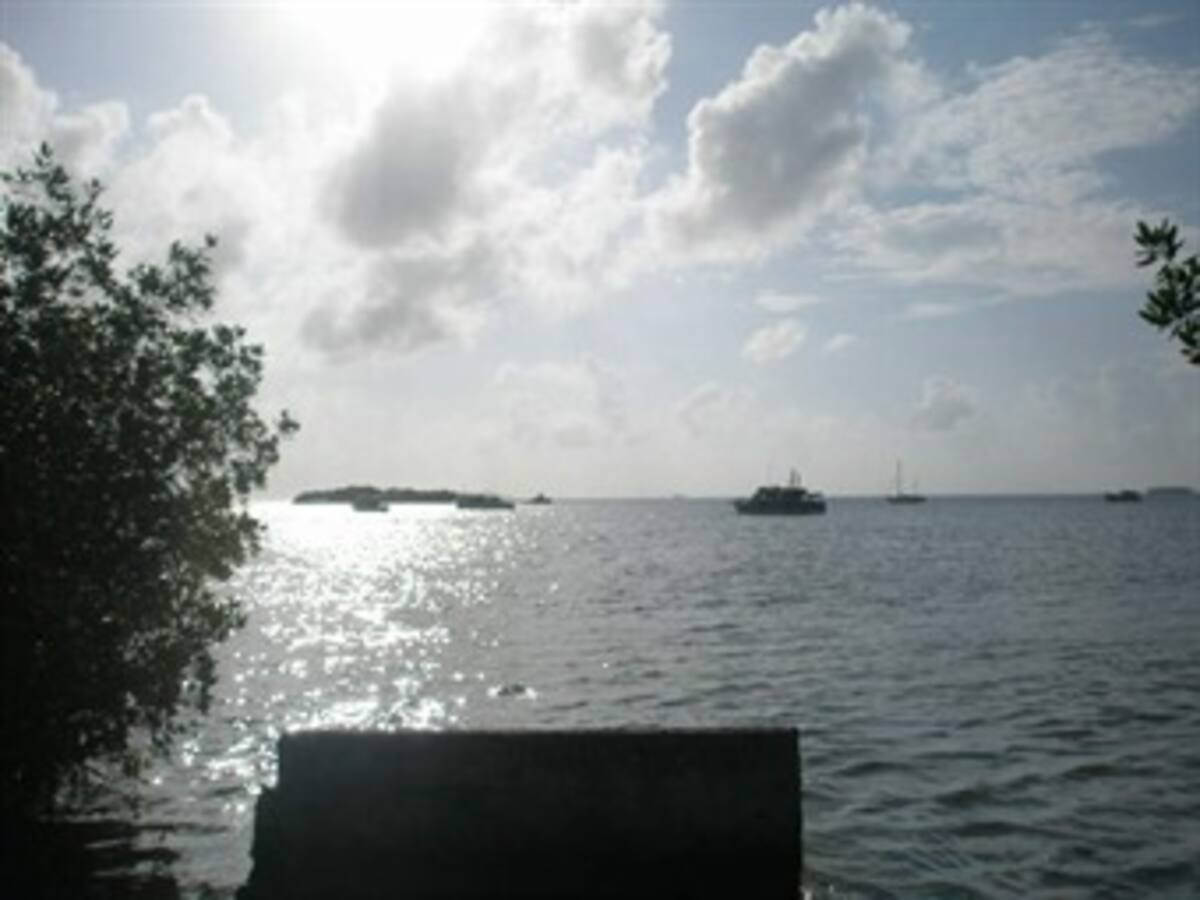 Naufraga velero cerca de San Andres. Dos personas fueron rescatadas