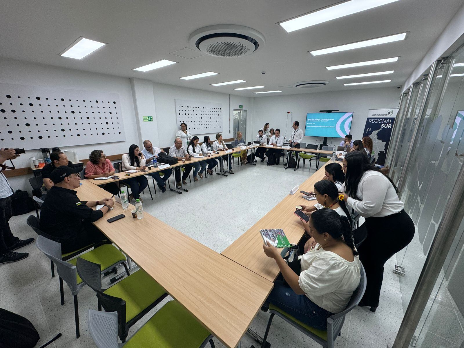 Los secretarios de Salud de Huila, Tolima, Caquetá y Putumayo participaron de un encuentro zonal de la Supersalud.