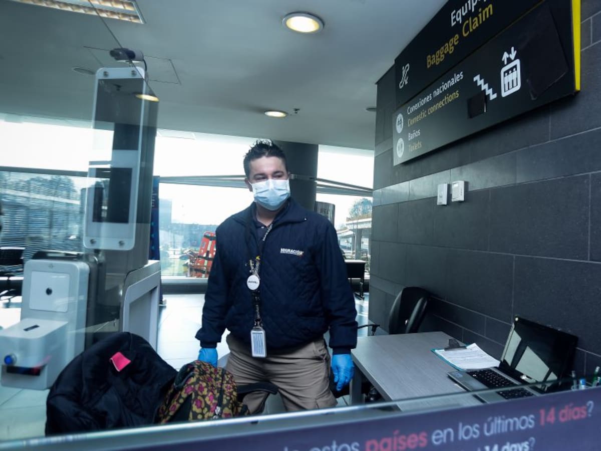 Ordenan aislamiento a quienes lleguen de China, España, Italia y Francia