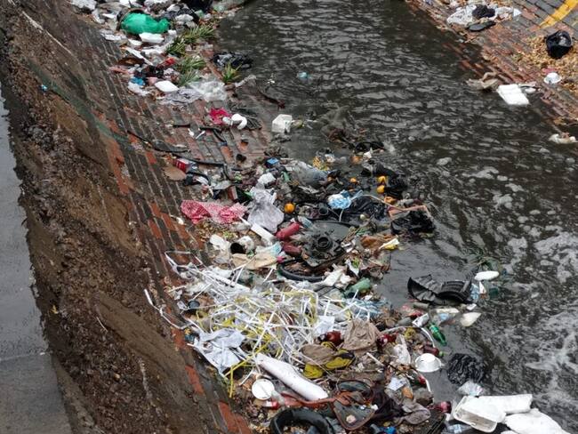 Contaminación canal Bogotá