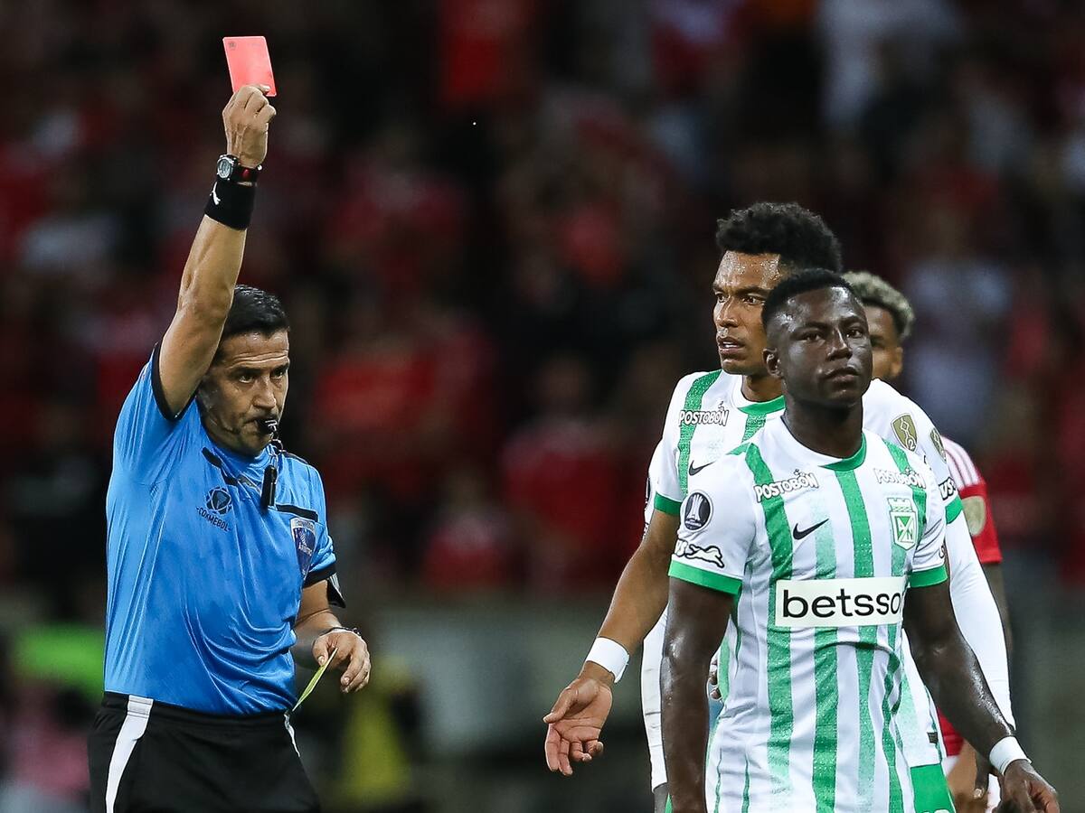 ¿Fue mal expulsado Marino Hinestroza en derrota de Nacional por Libertadores?: análisis de expertos