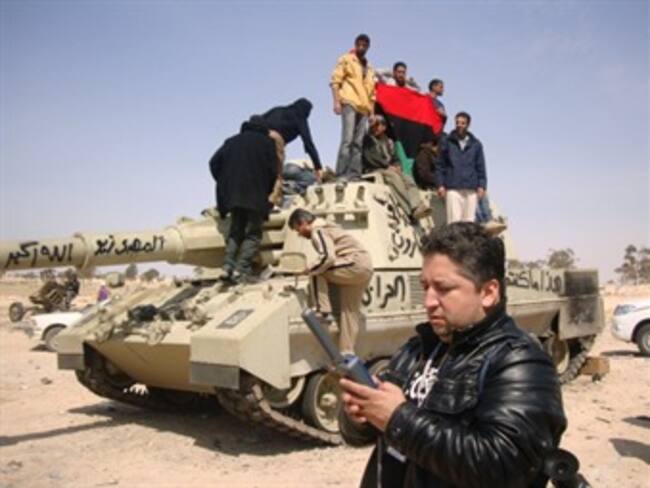 Herbin Hoyos de Caracol Radio ingresó a la casa-búnker de Gadafi en Trípoli