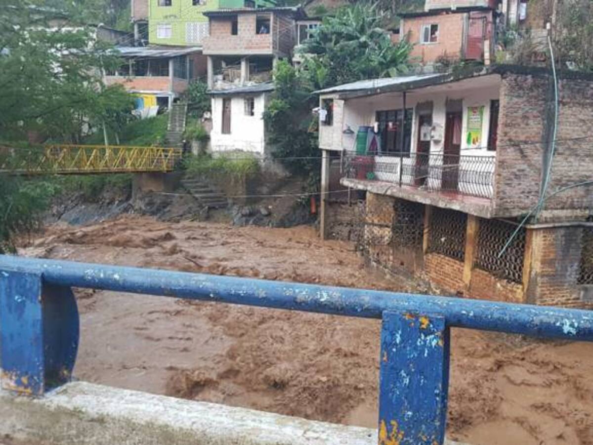 Emergencia por creciente de ríos Aguacatal y Cali