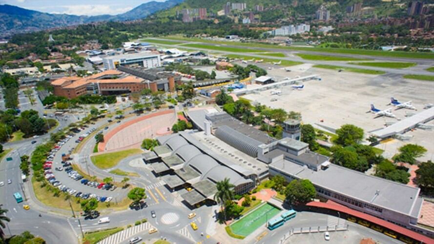 Aeropuerto Olaya Herrera no ha podido operar por niebla que dificulta la visibilidad. Foto: Colprensa