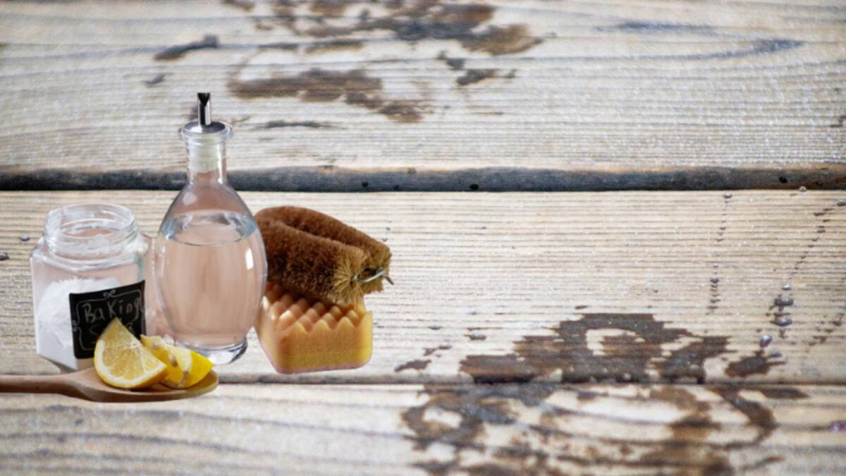 Cómo limpiar las manchas de grasa muy pegada y sucia de los muebles de madera: Truco casero