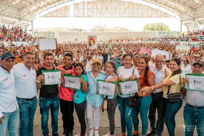 Agencia Nacional de Tierras entregó títulos de tierras a magdalenenses . Tom Báez