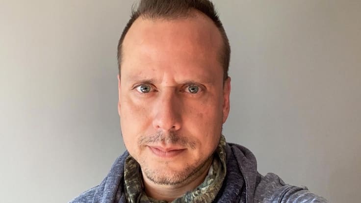 Juan Felipe Cano explica la mirada inédita al narcotráfico desde la infancia en Criado por sicarios