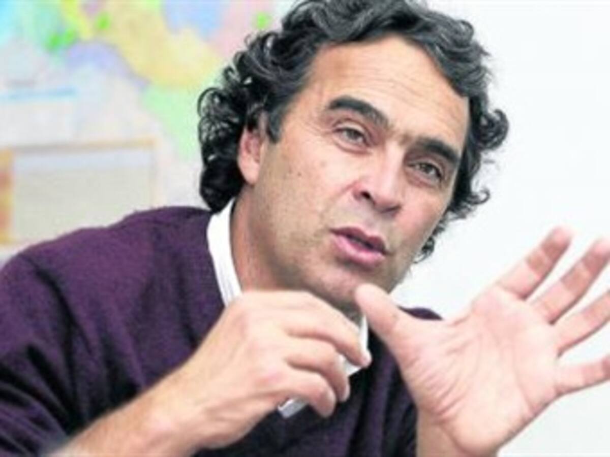 Gobernador Sergio Fajardo pide restitución de tierras para desarrollar proyectos